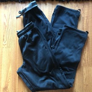 Nike Black Therma Fit Fleece with Cuffs Size S